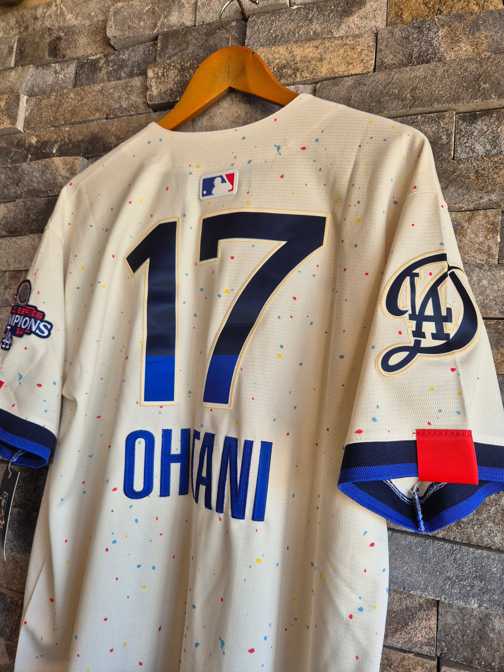 Jersey Oficial de Los Angeles Dodgers – Shohei Ohtani #17, Edición City Connect Serie Mundial 2024 (Campeones)